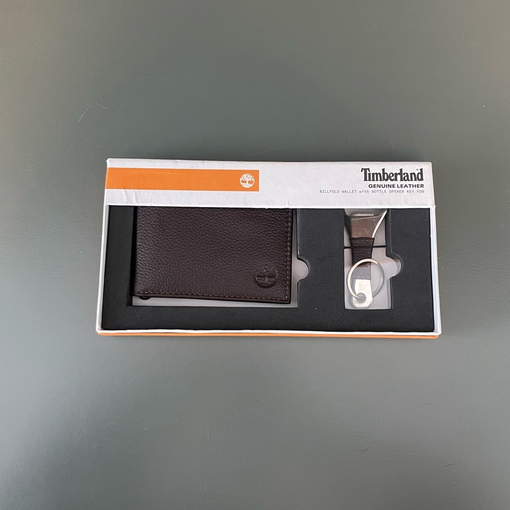 Timberland brown leather wallet - new in box